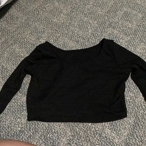 Black long sleeve crop top